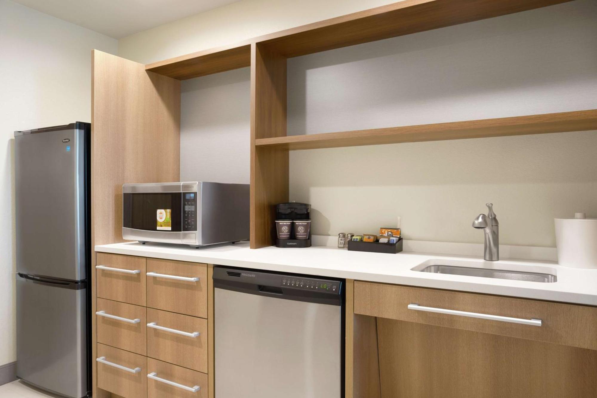 Home2 Suites By Hilton Warminster Horsham Экстерьер фото