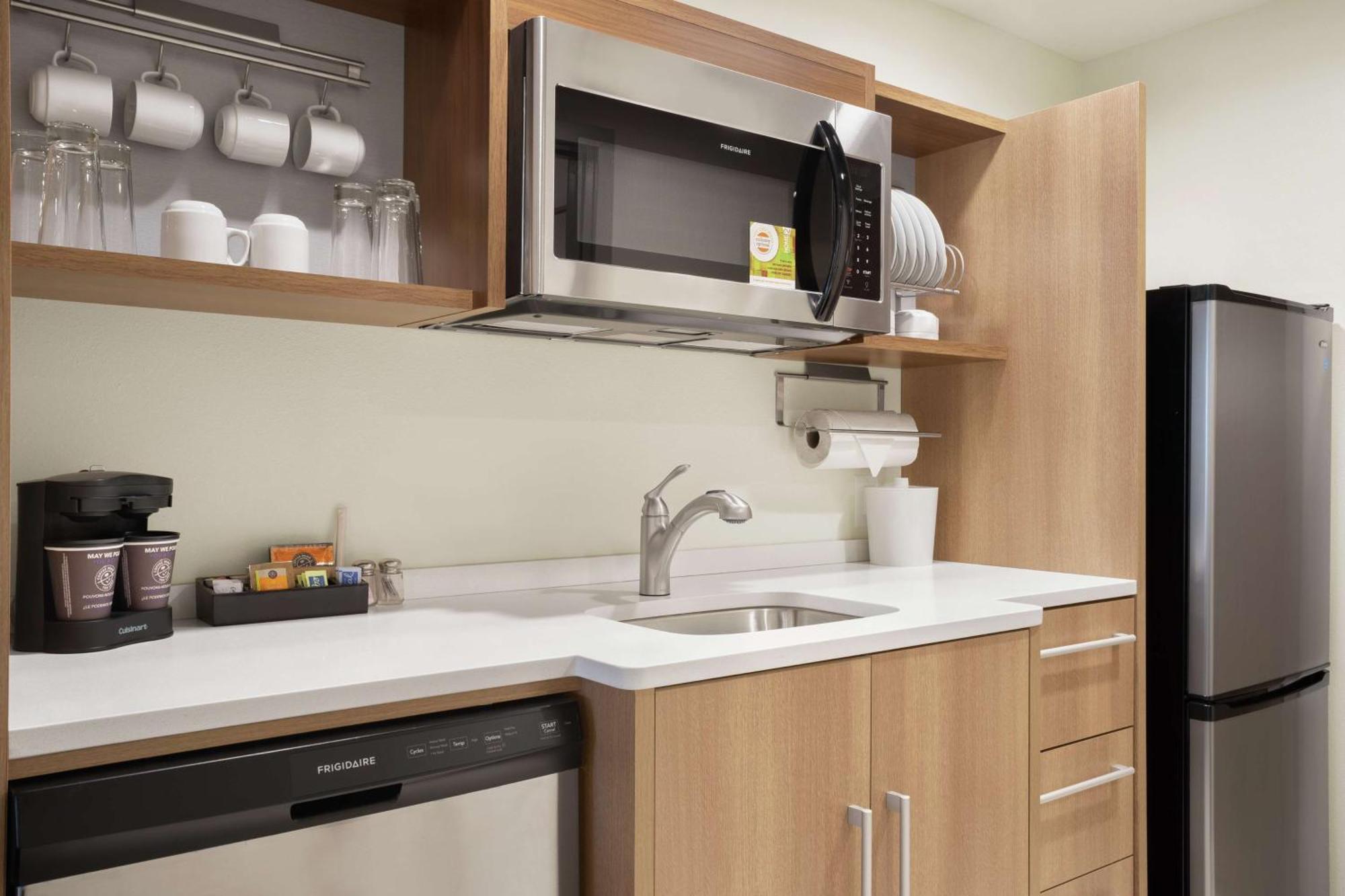 Home2 Suites By Hilton Warminster Horsham Экстерьер фото